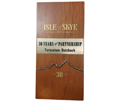 Laminat z grawerem na drewnianym pudełku  Isle of Skye 30YO.png