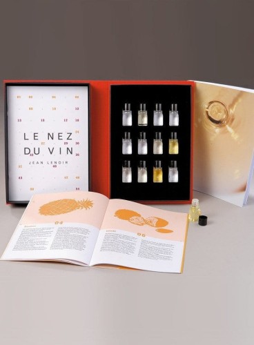 pol_pl_12-aromatow-bialych-win-Le-Nez-du-Vin-775_2.jpg