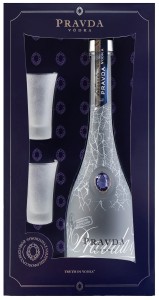 WÓDKA PRAVDA  0,7L / 40% + 2 KIELISZKI