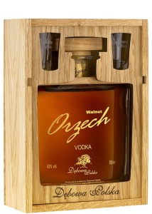 Wódka Dębowa Polska Orzech skrzynka zasuwana z 2 kieliszkami 0,7L / 40%
