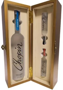 Wódka Chopin Wheat +2 miniaturki w skrzynce 0,7L / 40%
