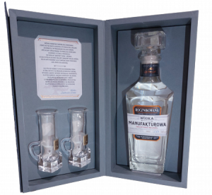 WÓDKA MANUFAKTUROWA ROCZNIKOWANA 2022 +2 KIELISZKI 0,7L / 46,2