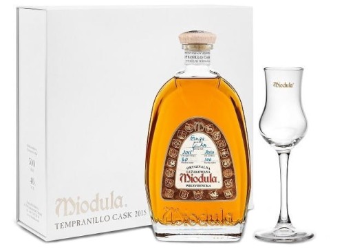 WÓDKA MIODULA PREZYDENCKA LEŻAKOWANA TEMPRANILLO 2015.jpg